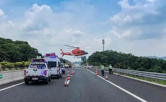 章丘区高速公路汽车救援案例