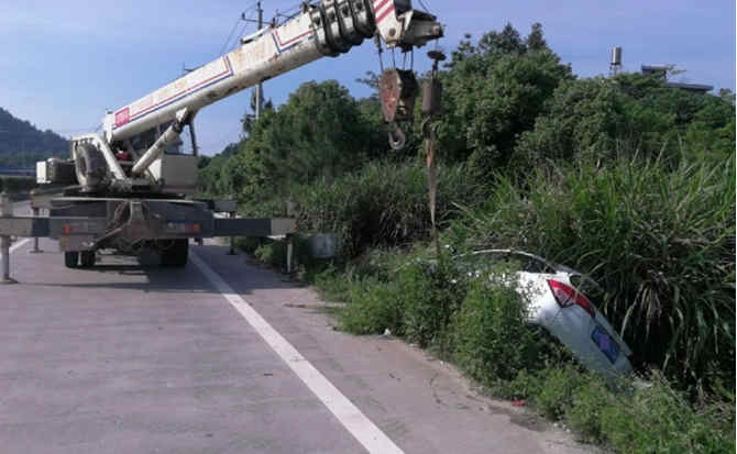 章丘区重载吊车救援 章丘区重载吊车救援
